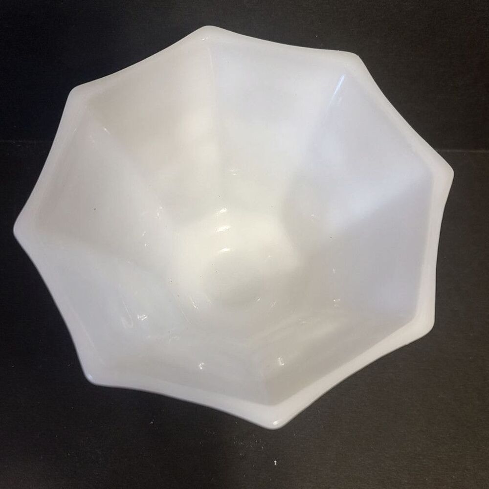 Pedestal Milk Glass Candy Bowl Harvest Grape Pattern Vintage Anchor Hocking ‎ 5" - Picture 4 of 8